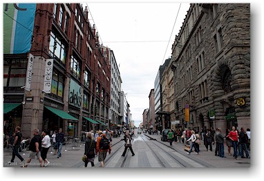 einkaufstrasse in helsinki