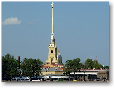 peter-paul-kathedrale (sobor svyatogo petra i pavla) in der peter-paul-festung (petropavlovskaya krepost) auf der insel zayachii ostrov in sankt petersburg, RU