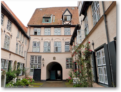 fuechtingshof auf der altstadtinsel von luebeck