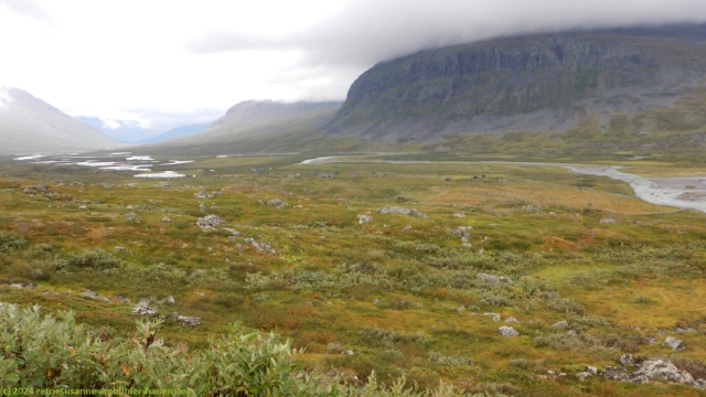 blick vom kungsleden auf die samensiedlung kartjevuolle