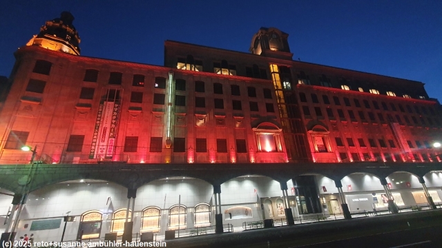 beleuchtetes kaufhaus an der terukini-dori avenue in kagoshima