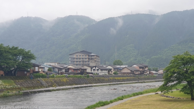 yoshida river bei gujo hachiman