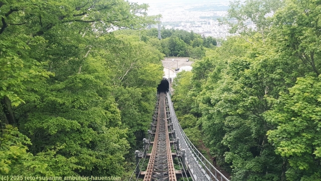standseilbahn zum gipfel des mount moiwa in sapporo