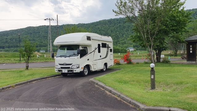 unser camper auf dem campingplatz aibetsu
