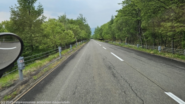 fahrt ueber japanische landstrasse