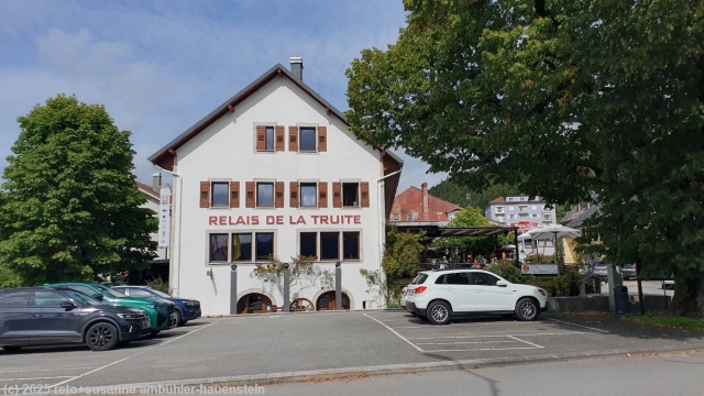 hotel de la truite in le pont