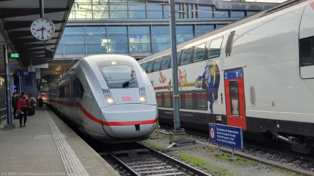 ICE der DB nach hamburg im bahnhof basel