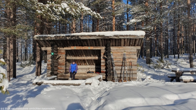 puukkojaervi laavu am puukkojaerven lenkki im hossa nationalpark