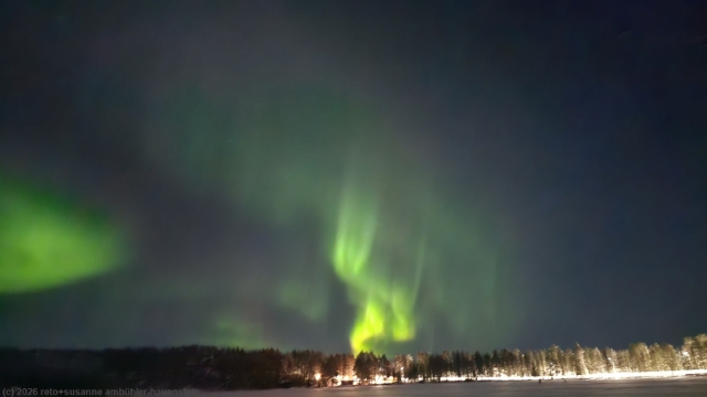 polarlichter ueber dem hossanlahti beim camping hossan lumo