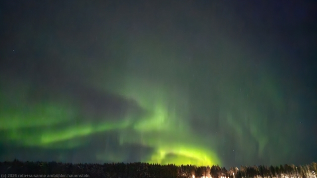 polarlichter ueber dem hossanlahti beim camping hossan lumo