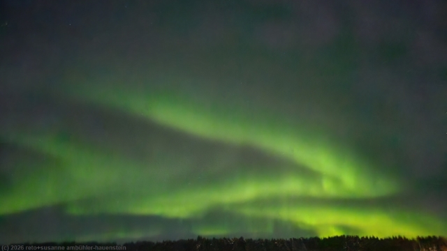 polarlichter ueber dem hossanlahti beim camping hossan lumo