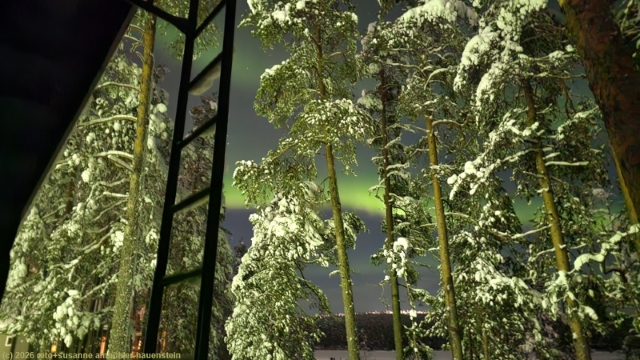 polarlichter ueber dem yli-kitka beim holiday village himmerki bei posio