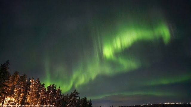 polarlichter ueber dem yli-kitka beim holiday village himmerki bei posio