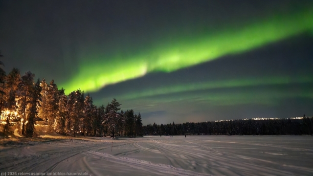 polarlichter ueber dem yli-kitka beim holiday village himmerki bei posio