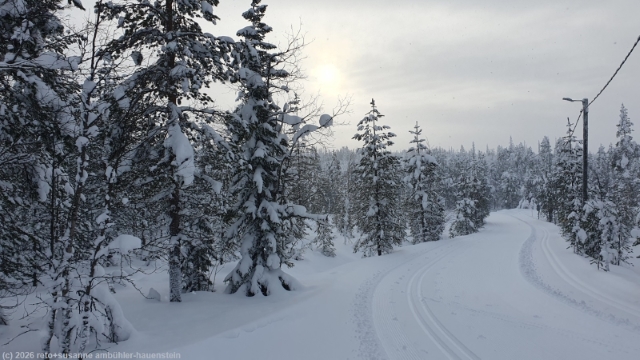 fast etwas sonne ueber dem karitunturin eraemaalatu bei posio