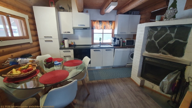 kueche und esstisch in unserem haus sallan lomavaeinoe 15 bei salla