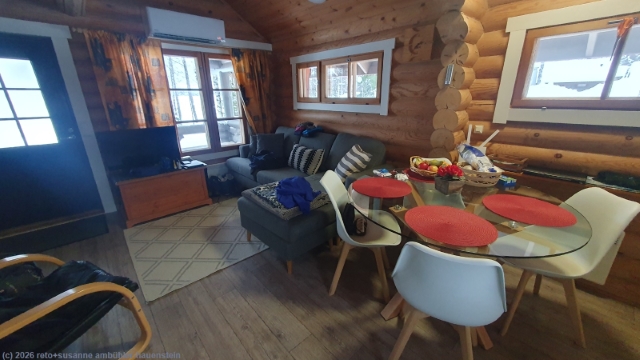 esstisch und wohnbereich in unserem haus sallan lomavaeinoe 15 bei salla