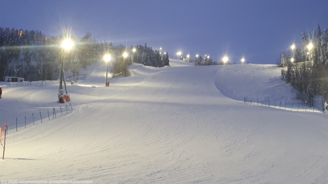 beleuchtete skipiste bei sallatunturi