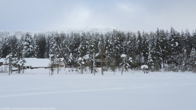 blick von der loipe hangasselaen lenkki auf das skigebiet von sallatunturi