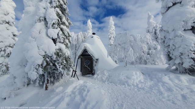 lehtoaapa kota an der loipe ruuhitunturi-poropuisto-sallatunturi bei sallatunturi