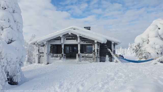 ruuhitunturin eraemaakahvila bei sallatunturi
