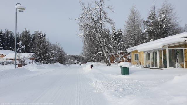 unterwegs auf langlaufskis auf der liinaharjuntie in salla